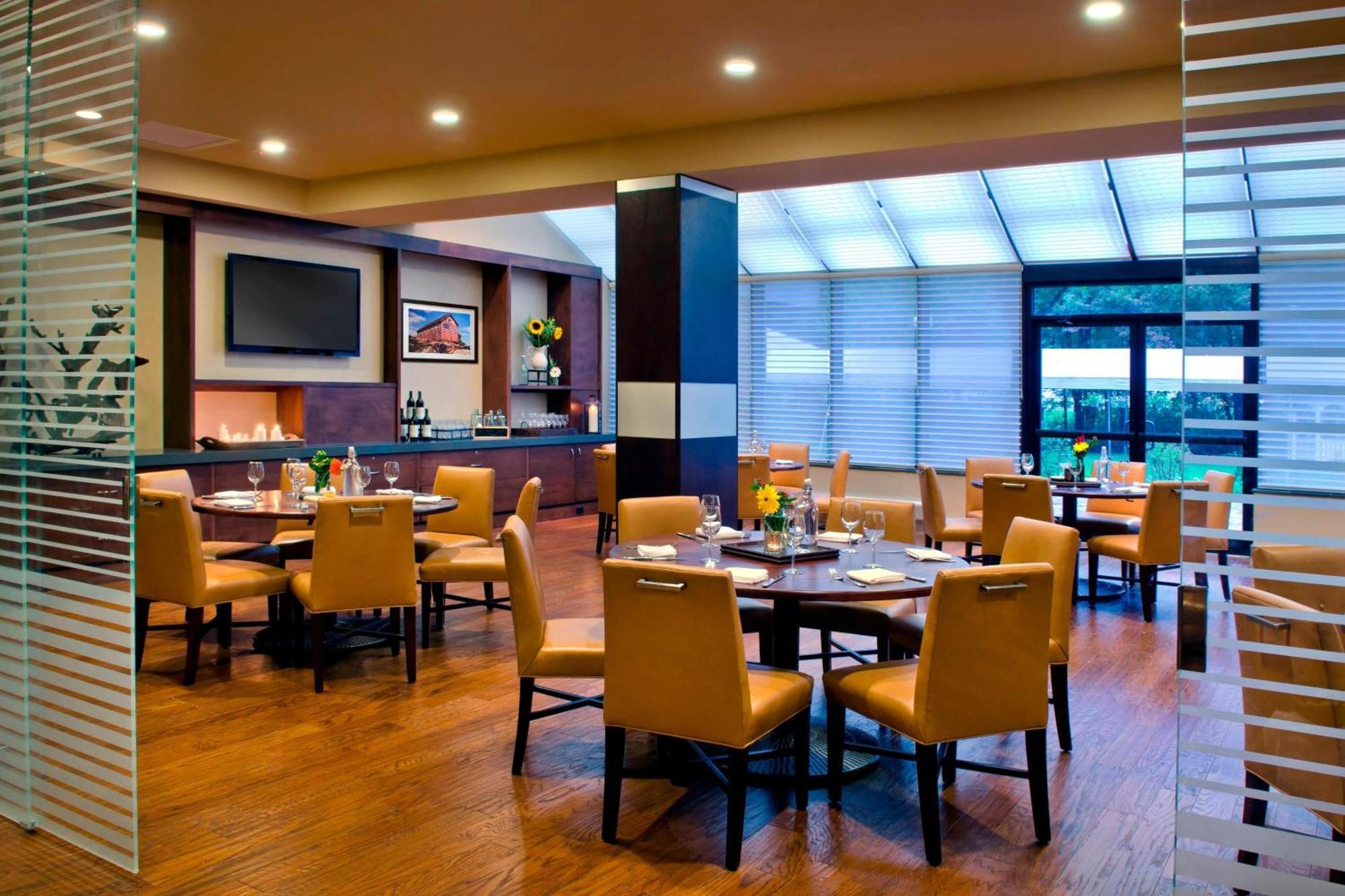 Trumbull Marriott Shelton Restoran foto