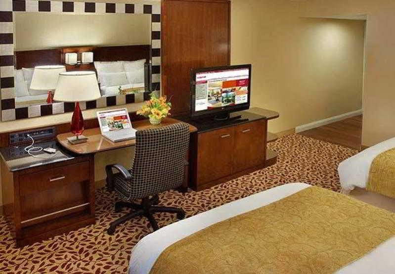 Trumbull Marriott Shelton Bagian luar foto